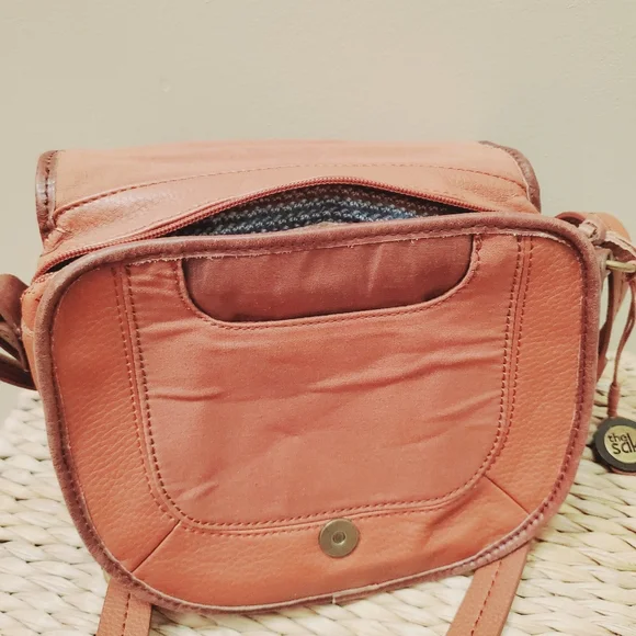 The Sak crossbody handbag, brown, leather zipper opening - Picture 11 of 15
